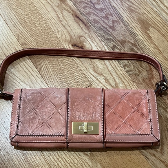 Liz Claiborne Y2K Vintage Elegant Coral Peach Leather turn lock Clutch - Picture 2 of 8